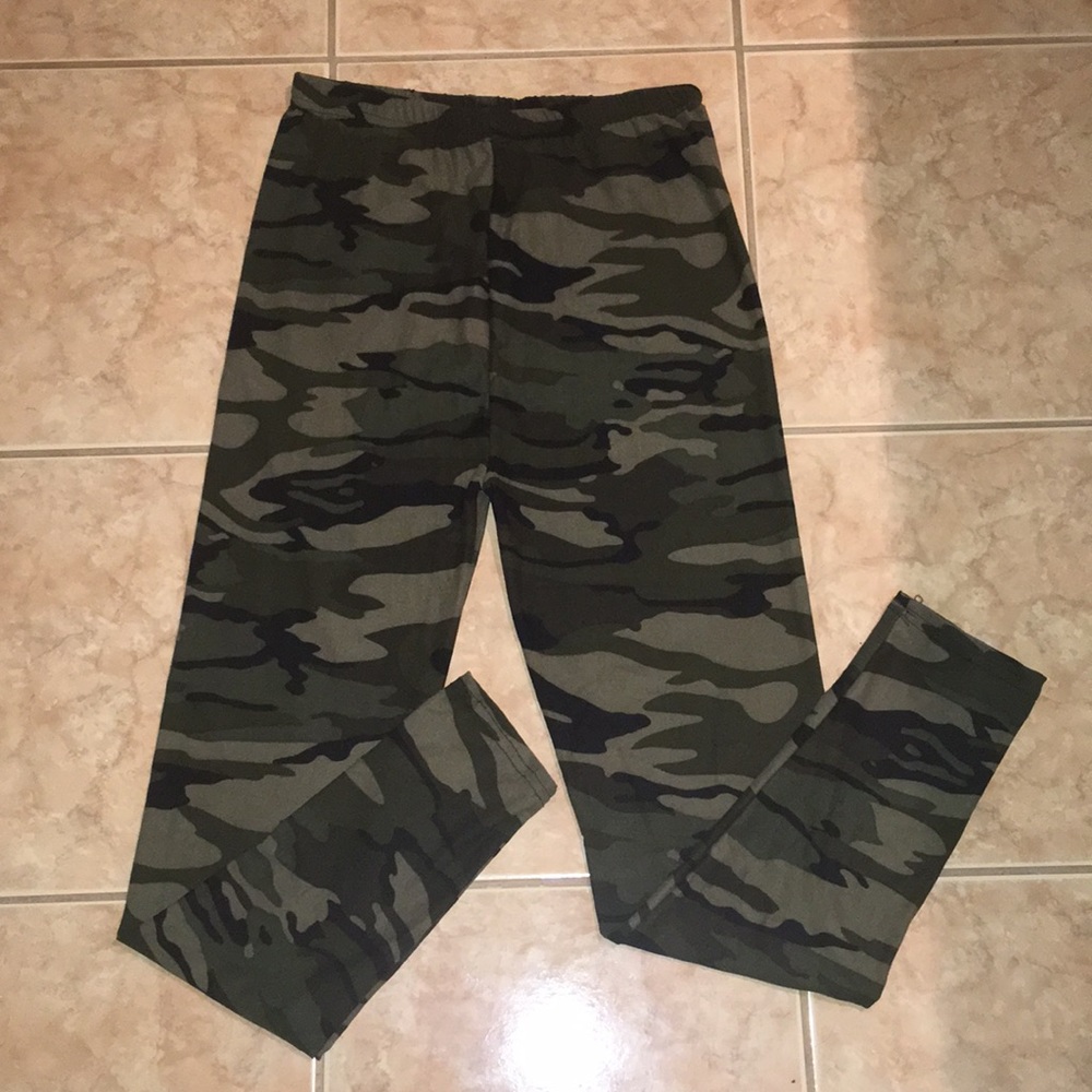 ‼️Last One‼️OS Camo Print Leggings - Picture 5 of 5